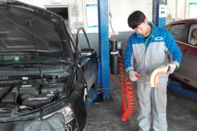 汽車維修與零配件 保障行車安全與延長(zhǎng)車輛壽命的關(guān)鍵